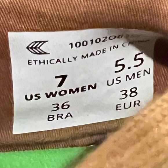 Cariuma OCA Low-Top Suede Sneakers Size 7 - Picture 8 of 8